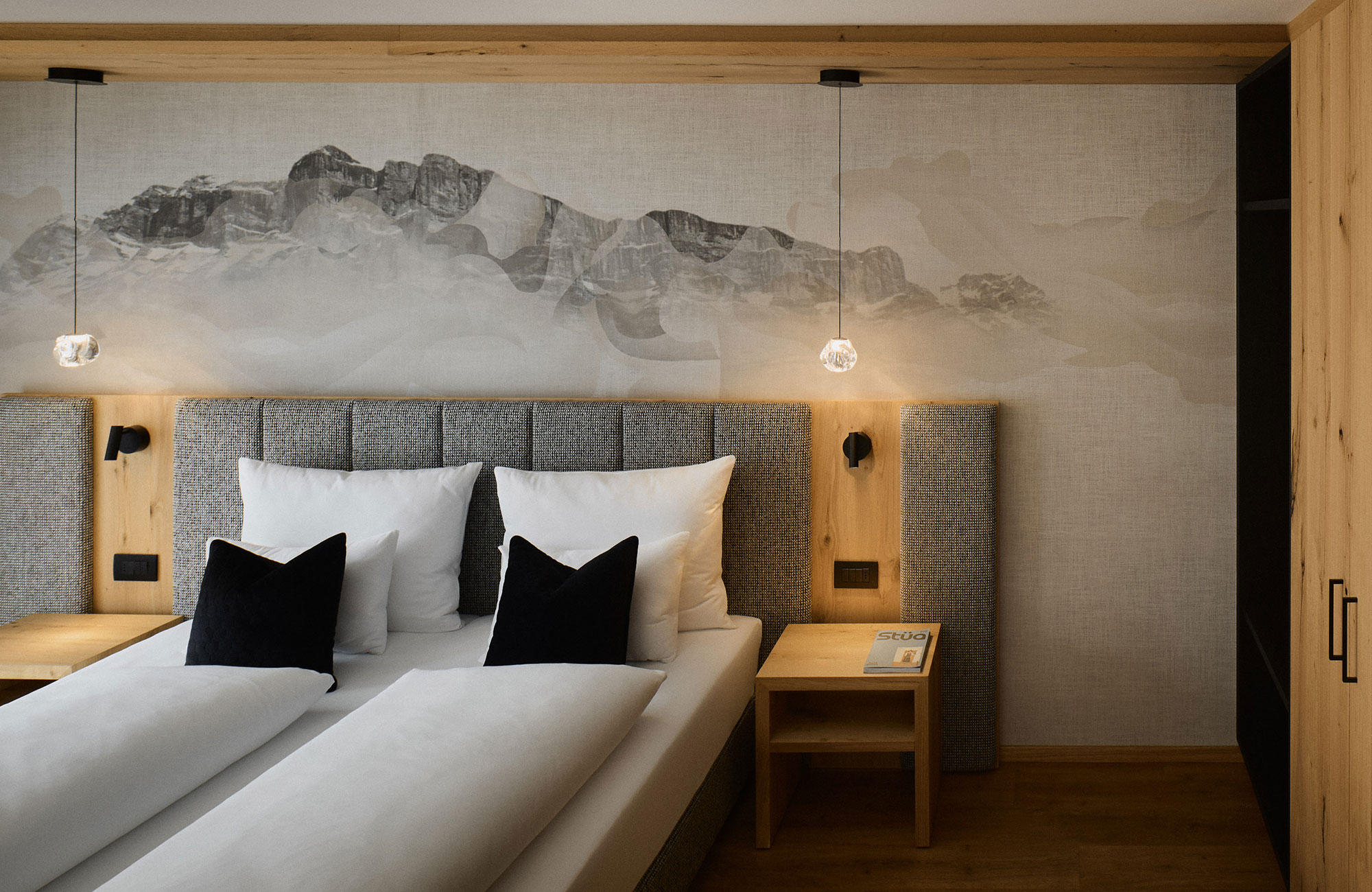 Costes Mountain Chalet