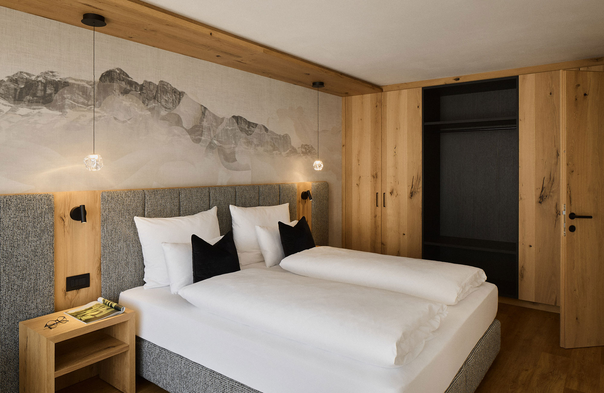 Costes Mountain Chalet